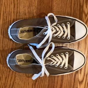 Women’s Converse Chuck Taylor’s